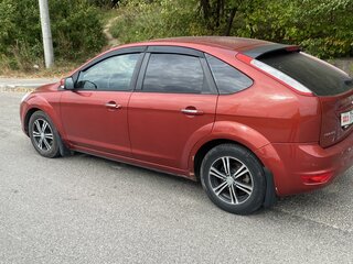 2010 Ford Focus II Рестайлинг, красный, 585000 рублей, вид 4