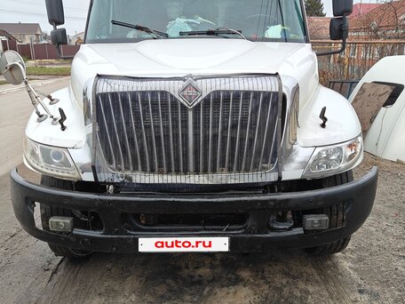 2003 International 4000 Series, белый, 1100000 рублей, вид 2