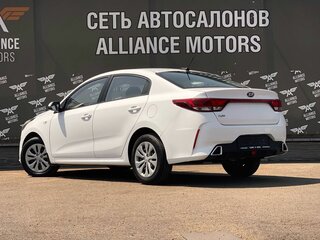 2021 Kia Rio IV Рестайлинг, белый, 1140000 рублей, вид 5