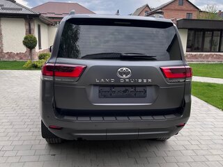 2022 Toyota Land Cruiser 300 Series, серый, 12000000 рублей, вид 4