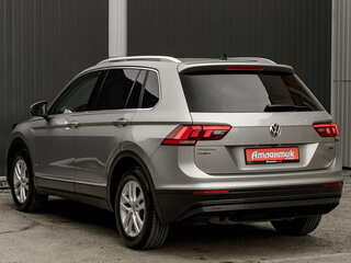 2017 Volkswagen Tiguan II, серый, 1895000 рублей, вид 4