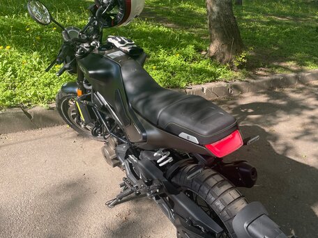 2022 Husqvarna Svartpilen 401, чёрный, 550000 рублей, вид 2
