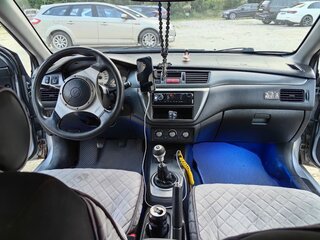 2005 Mitsubishi Lancer IX Рестайлинг, серебристый, 235000 рублей, вид 5
