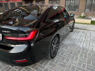 2020 BMW 3 серии 320i VII (G2x), чёрный, 3250000 рублей, вид 3