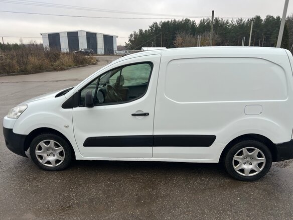 2011 Peugeot Partner II, белый, 600000 рублей - вид 8