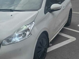 2013 Peugeot 208 I, белый, 750000 рублей, вид 3