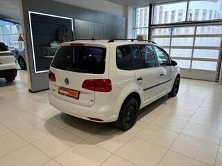 2012 Volkswagen Touran I Рестайлинг 2, белый, 874000 рублей, вид 4