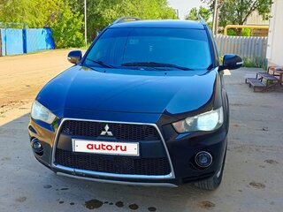 2010 Mitsubishi Outlander II Рестайлинг, чёрный, 1400000 рублей, вид 2