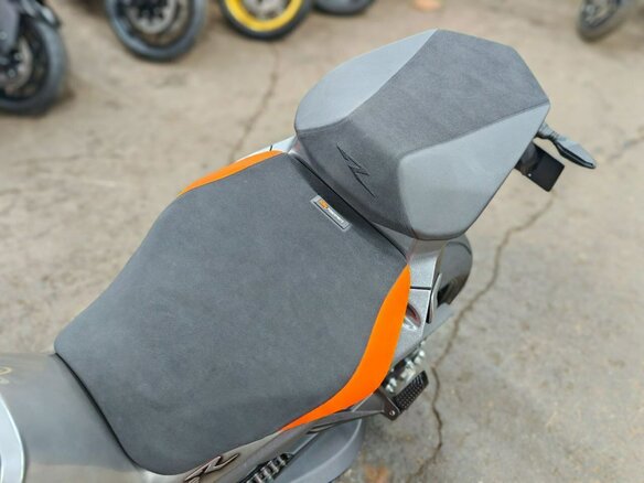 2021 KTM 1290 Super Duke R, серебристый, 1490000 рублей - вид 34