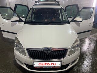 2011 Skoda Roomster I Рестайлинг, белый, 645000 рублей, вид 2