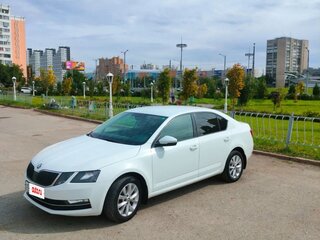 2017 Skoda Octavia III (A7) Рестайлинг, белый, 1280000 рублей, вид 1