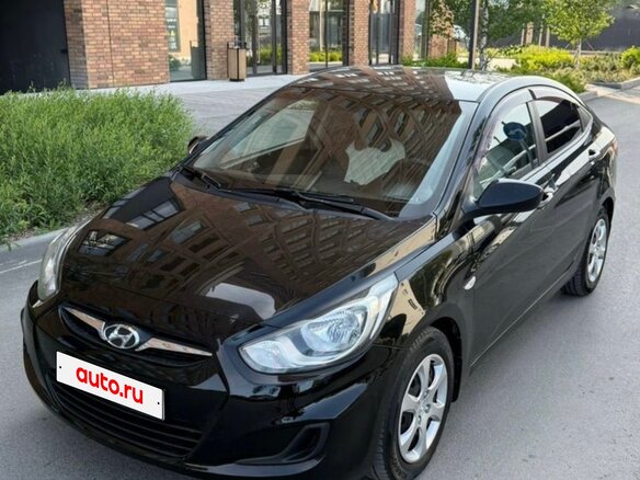 2013 Hyundai Solaris I, чёрный, 690000 рублей