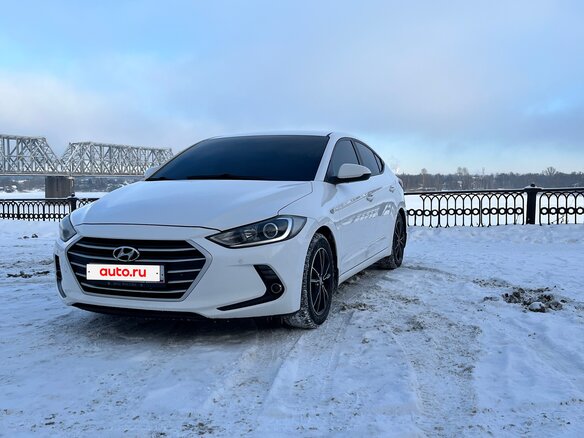 2017 Hyundai Elantra VI (AD), белый, 1400000 рублей