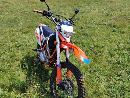 2023 Xmotos XZ250 Cross, оранжевый, 145000 рублей, вид 3