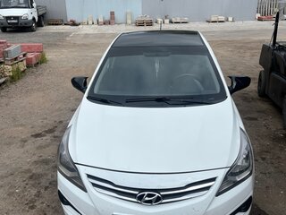 2015 Hyundai Solaris I Рестайлинг, белый, 700000 рублей, вид 2
