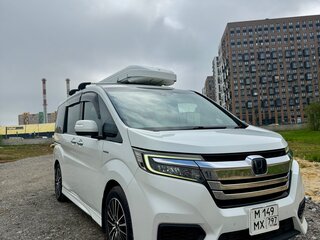 2018 Honda Stepwgn Spada V Рестайлинг, белый, 2450000 рублей, вид 4