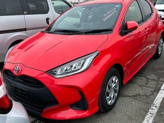 2020 Toyota Yaris IV, красный, 1550000 рублей, вид 1