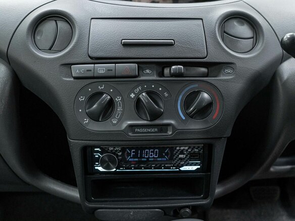 2003 Toyota Vitz I (P10), белый - вид 17