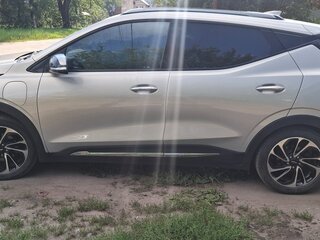2021 Chevrolet Bolt EUV, бежевый, 2900000 рублей, вид 3