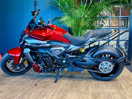2026 Ducati XDiavel V4, красный, 3600000 рублей, вид 3