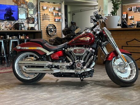 2023 Harley-Davidson Fat Boy, красный, 3300000 рублей, вид 1