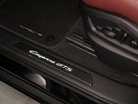 2026 Porsche Cayenne GTS III Рестайлинг, чёрный, 25600000 рублей - вид 16