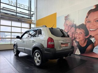 2006 Hyundai Tucson I, серебристый, 659000 рублей, вид 4