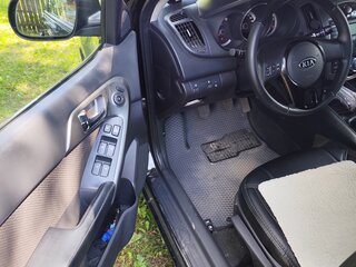 2012 Kia Cerato 6-speed II, чёрный, 830000 рублей, вид 5