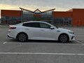 2019 Kia Optima IV Рестайлинг, белый, 1400000 рублей - вид 3
