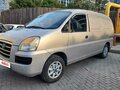 2006 Hyundai Starex, серебристый, 600000 рублей - вид 4