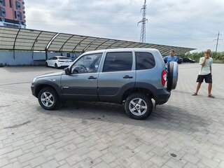 2013 Chevrolet Niva I Рестайлинг, серый, 669000 рублей, вид 5