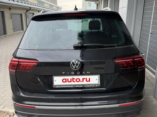 2021 Volkswagen Tiguan II Рестайлинг, чёрный, 3100000 рублей, вид 4