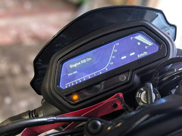 2021 Bajaj Dominar 400, чёрный, 360000 рублей - вид 4