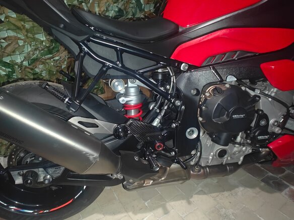 2022 BMW S 1000 R, красный, 1800000 рублей - вид 4