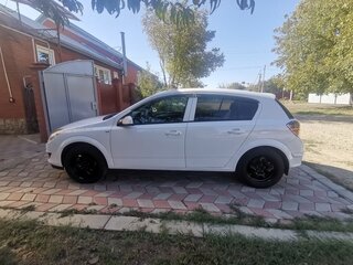 2014 Opel Astra H Рестайлинг, белый, 800000 рублей, вид 3