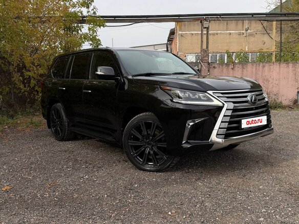 2017 Lexus LX 450d III Рестайлинг 2, чёрный, 6500000 рублей