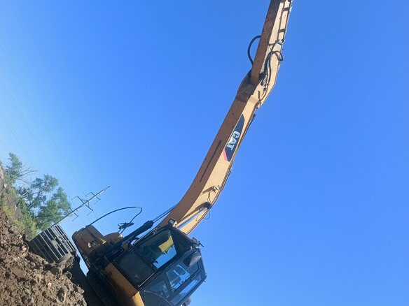 2011 Caterpillar 330D2 L, жёлтый, 5500000 рублей - вид 2