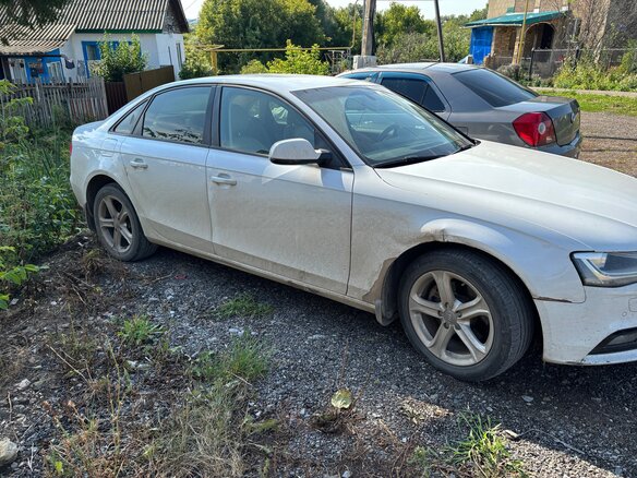 2012 Audi A4 IV (B8) Рестайлинг, белый, 1050000 рублей - вид 4