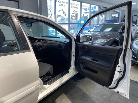 2006 Mitsubishi Lancer IX Рестайлинг, белый, 499999 рублей - вид 16