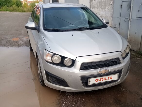 2012 Chevrolet Aveo II, серебристый, 680000 рублей - вид 3
