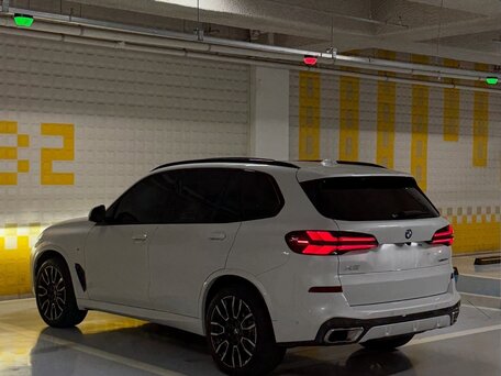 2025 BMW X5 40d IV (G05/G18) Рестайлинг, белый, 13510000 рублей, вид 5