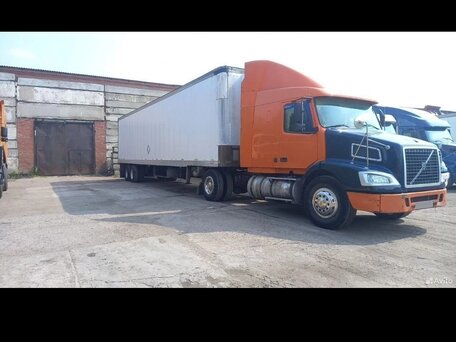 2004 Volvo VNM, оранжевый, 1100000 рублей, вид 3