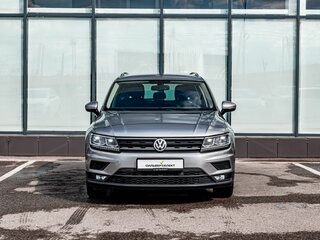 2017 Volkswagen Tiguan II, серебристый, 1990000 рублей, вид 3