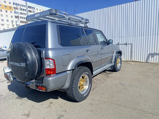2004 Nissan Patrol V (Y61), серебристый, 3500000 рублей, вид 4