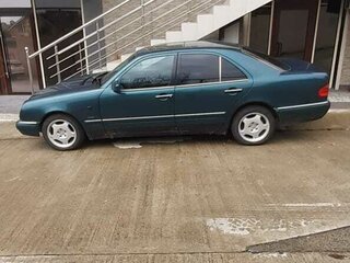1996 Mercedes-Benz E-Класс 230 II (W210, S210), зелёный, 550000 рублей, вид 2