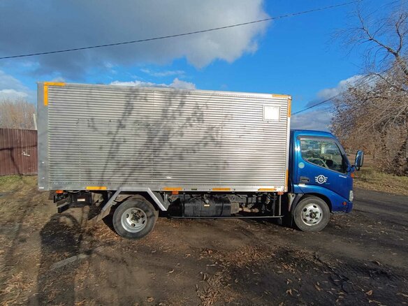 2000 Toyota Dyna, синий, 2150000 рублей - вид 20