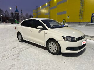 2013 Volkswagen Polo V, белый, 690000 рублей, вид 3