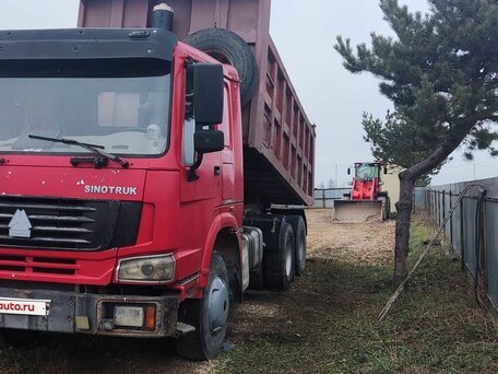 2008 Sinotruk Howo ZZ3327, красный, 1200000 рублей, вид 5