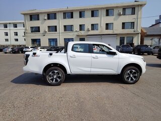 2024 Isuzu D-Max III, белый, 3990000 рублей, вид 5