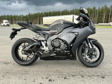 2015 Honda CBR 1000 RR/RA Fireblade, чёрный, 1050000 рублей, вид 1